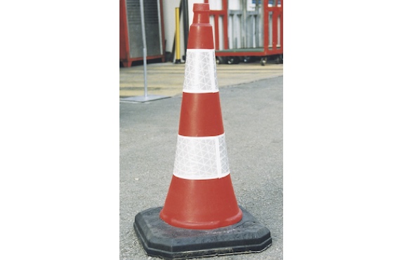 Cône de chantier monobloc en situation