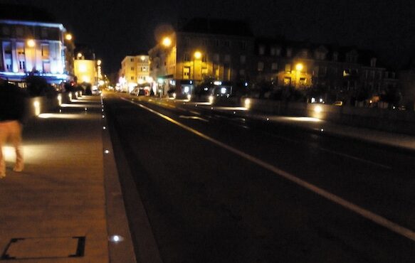 ECOSOL Solar-Lit Cone