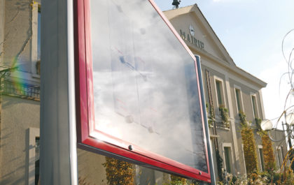 Lacroix Oxygen O100 dual-face and large-sized display window