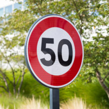 Panneau de police 50km/h